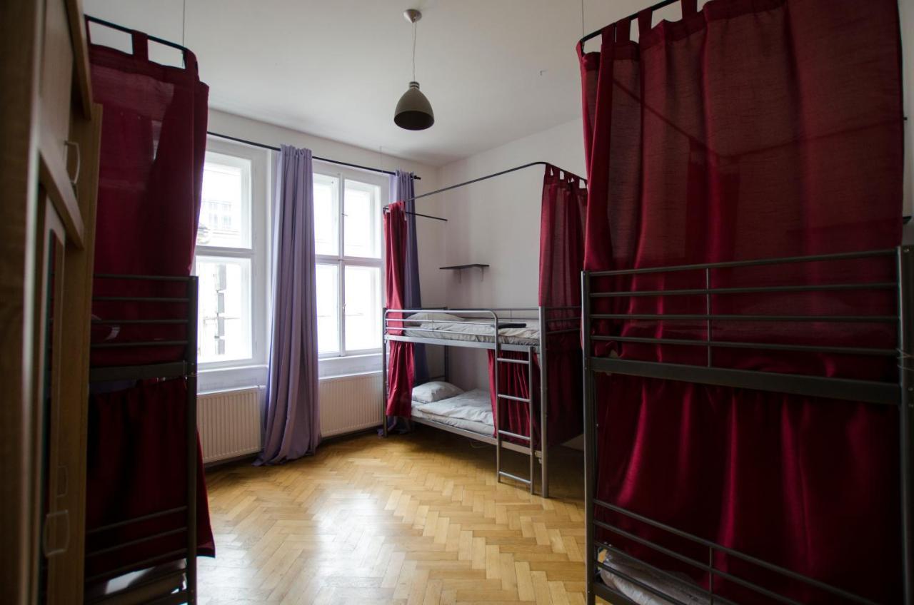 Globe Hostel Prague Adults Only Εξωτερικό φωτογραφία