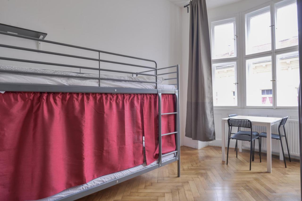 Globe Hostel Prague Adults Only Εξωτερικό φωτογραφία