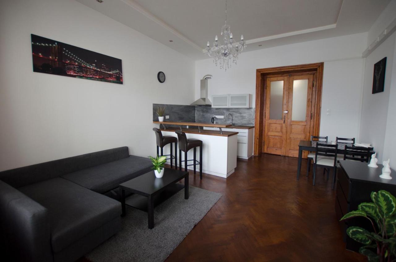 Globe Hostel Prague Adults Only Εξωτερικό φωτογραφία