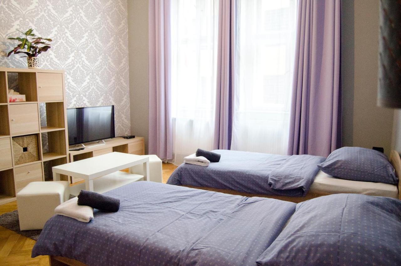 Globe Hostel Prague Adults Only Εξωτερικό φωτογραφία