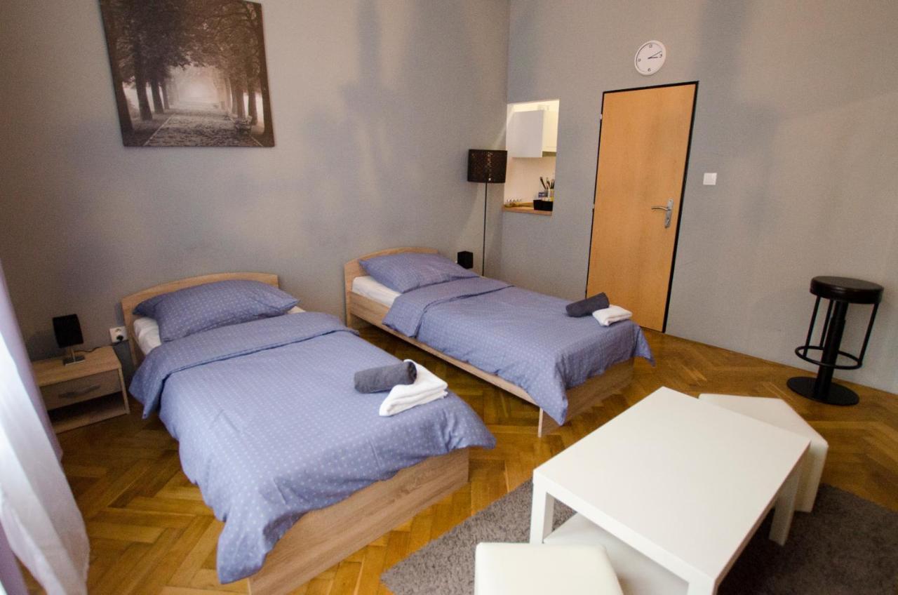 Globe Hostel Prague Adults Only Εξωτερικό φωτογραφία