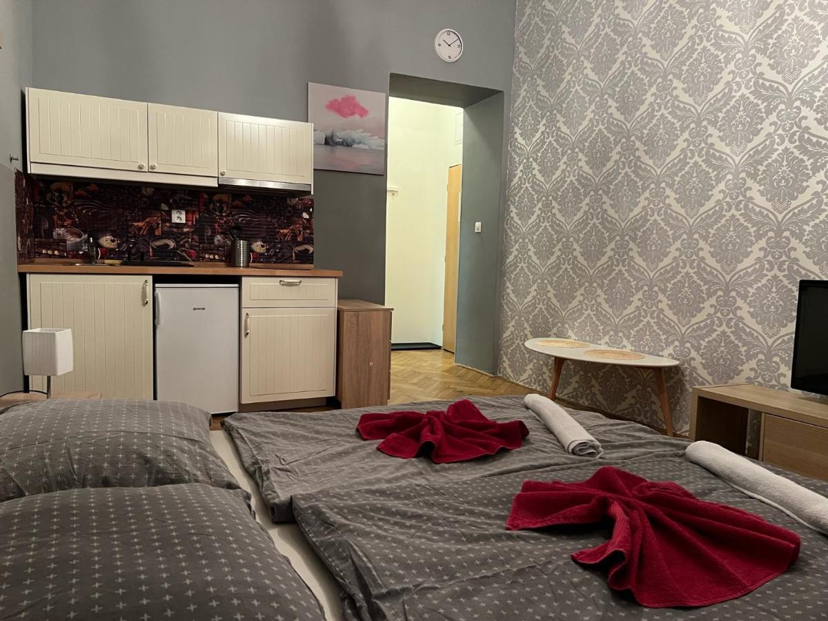 Globe Hostel Prague Adults Only Εξωτερικό φωτογραφία