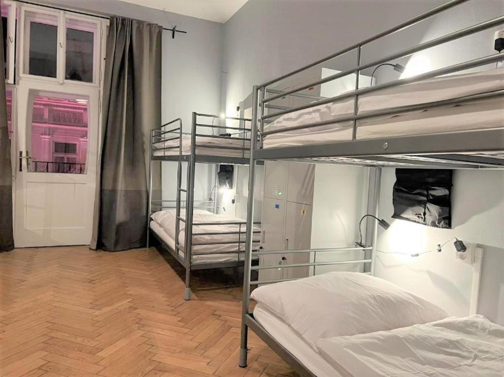 Globe Hostel Prague Adults Only Εξωτερικό φωτογραφία